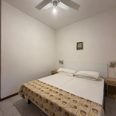Residenza Emilia 리도 델리 에스텐시